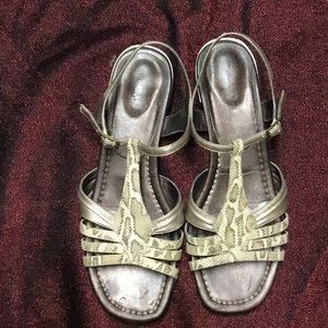 Vaneli Sleek Platinum/Snake 1” Sandal-Size 8 1/2